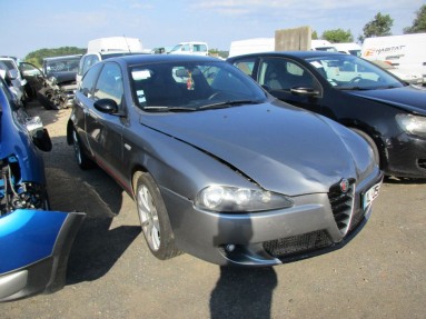 Купить Alfa Romeo 147, 1.9, 2005 года с пробегом, цена 47751 руб., id 19910