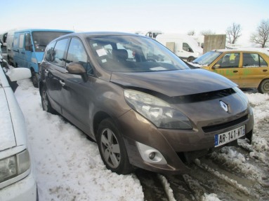 Купить Renault Scenic, 1.5, 2010 года с пробегом, цена 179930 руб., id 19961