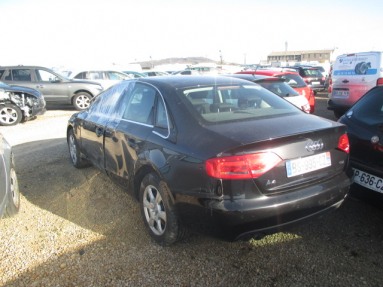 Купить Audi A4, 2.0, 2011 года с пробегом, цена 3590 руб., id 19981