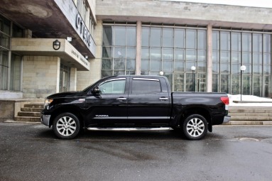 Купить Toyota Tundra, 5.7, 2012 года с пробегом, цена 2099000 руб., id 20004