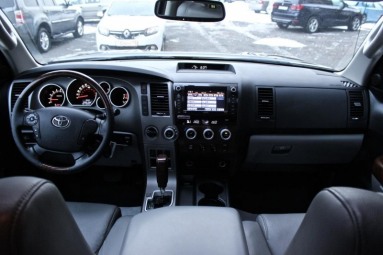 Купить Toyota Tundra, 5.7, 2012 года с пробегом, цена 2099000 руб., id 20004