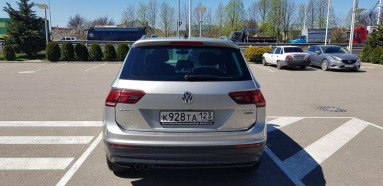 Купить Volkswagen Tiguan, 2.0, 2017 года с пробегом, цена 1749000 руб., id 20032