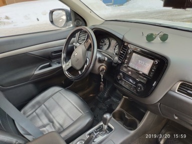 Купить Mitsubishi Outlander, 2.0, 2015 года с пробегом, цена 1350000 руб., id 20047
