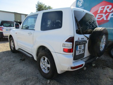 Купить Mitsubishi Pajero, 3.2, 2001 года с пробегом, цена 296885 руб., id 20126