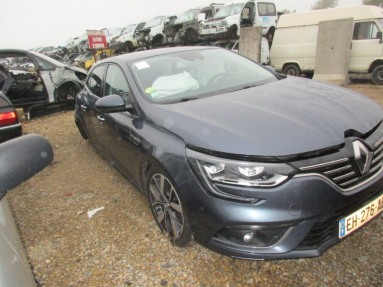 Купить Renault Megane, 1.6, 2016 года с пробегом, цена 387542 руб., id 20137