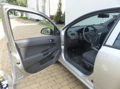 Купить Opel Astra, 1.7, 2011 года с пробегом, цена 234878 руб., id 20250