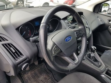 Купить Ford Focus, 1.5, 2015 года с пробегом, цена 417785 руб., id 20274