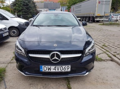 Купить Mercedes-Benz CLA CLA 180 7G-DCT Urban, 1.6, 2018 года с пробегом, цена 1576467 руб., id 20286