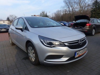 Купить Opel Astra, 1.6, 2016 года с пробегом, цена 567542 руб., id 20335