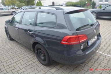 Купить Volkswagen Passat, 2.0, 2011 года с пробегом, цена 272733 руб., id 20362