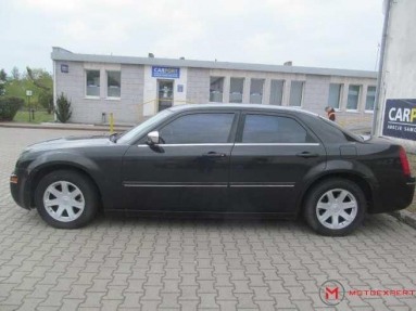 Купить Chrysler 300C, 3.5, 2004 года с пробегом, цена 252249 руб., id 20382