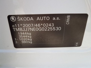 Купить SKODA Octavia III Kombi 13-17 Octavia 2.0 TDI Ambition DSG E, 2.0, 2016 года с пробегом, цена 662144 руб., id 20437