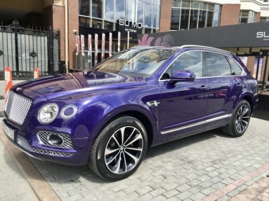 Купить Bentley, 4.0, 2017 года с пробегом, цена 1250000 руб., id 20519
