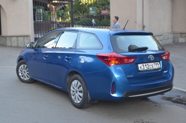 Купить Toyota Auris, 1.4, 2015 года с пробегом, цена 870000 руб., id 20608