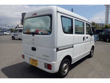 Купить Suzuki Every, 0.7, 2015 года с пробегом, цена 612000 руб., id 20638