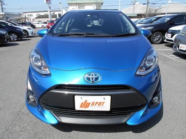 Купить Toyota Yaris, 1.5, 2017 года с пробегом, цена 580000 руб., id 20640