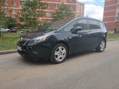 Купить Opel Zafira Tourer, 1.8, 2014 года с пробегом, цена 950000 руб., id 20703