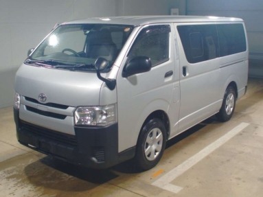 Купить Toyota Hiace, 2.0, 2019 года с пробегом, цена 1868000 руб., id 20719
