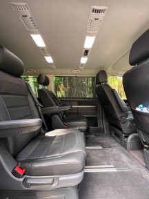 Купить Volkswagen Multivan, 2.0, 2020 года с пробегом, цена 7500000 руб., id 20727