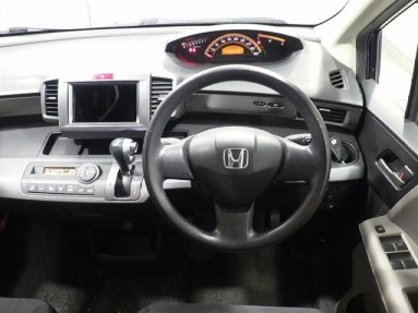 Купить Honda Freed, 1.5, 2010 года с пробегом, цена 683000 руб., id 20748