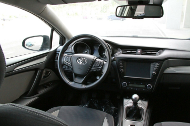 Купить Toyota Avensis Wagon III, 1.8, 2016 года с пробегом, цена 590000 руб., id 20813