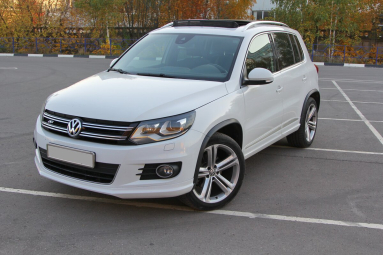 Купить Volkswagen Tiguan, 2.0, 2017 года с пробегом, цена 600000 руб., id 20883