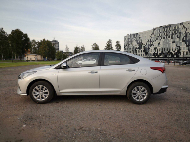 Купить Hyundai Solaris Sedan, 1.6, 2022 года с пробегом, цена 700000 руб., id 20918