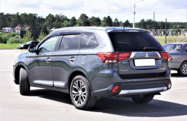 Купить Mitsubishi Outlander, 2.4, 2015 года с пробегом, цена 2350000 руб., id 20998