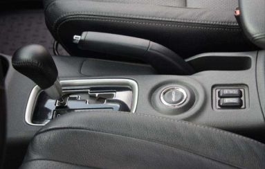Купить Mitsubishi Outlander, 2.4, 2015 года с пробегом, цена 2350000 руб., id 20998