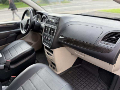 Купить Dodge Caravan, 3.6, 2019 года с пробегом, цена 2650000 руб., id 21005