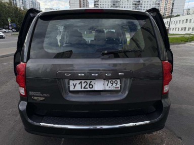 Купить Dodge Caravan, 3.6, 2019 года с пробегом, цена 2650000 руб., id 21005