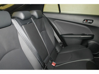 Купить Toyota Prius, 1.8, 2017 года с пробегом, цена 490000 руб., id 21023