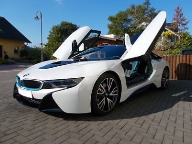 Купить BMW i8, 1.5, 2014 года с пробегом, цена 6300000 руб., id 4095