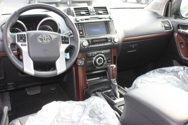 Купить Toyota Land Cruiser Prado 150, 4.0, 2015 года с пробегом, цена 3490000 руб., id 4153