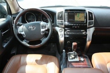 Купить Toyota Land Cruiser 200, 4.5, 2014 года с пробегом, цена 3870000 руб., id 4163