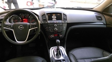 Купить Opel Insignia, 2.0, 2012 года с пробегом, цена 995000 руб., id 4273