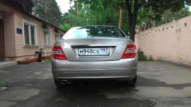 Купить Mercedes-Benz C-klasse, 1.8, 2009 года с пробегом, цена 795000 руб., id 4431
