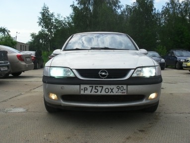 Купить Opel Vectra B, 1.8, 1998 года с пробегом, цена 150000 руб., id 4463