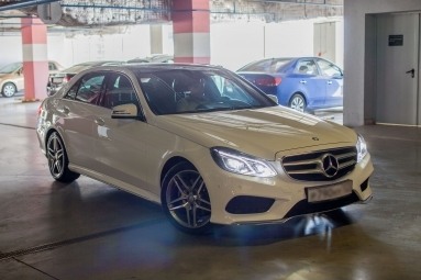 Купить Mercedes-Benz E-klasse, 3.5, 2014 года с пробегом, цена 2595000 руб., id 4650