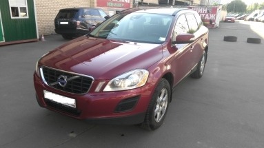 Купить Volvo XC60, 2.4, 2011 года с пробегом, цена 1300000 руб., id 4657