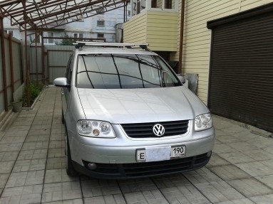 Купить Volkswagen Touran 1T, 1.9, 2005 года с пробегом, цена 450000 руб., id 4821