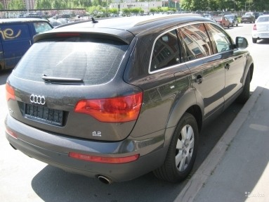 Купить Audi Q7, 4.2, 2006 года с пробегом, цена 700000 руб., id 4986