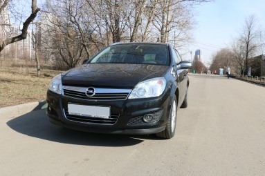 Купить Opel Astra H GTC, 1.6, 2011 года с пробегом, цена 425000 руб., id 5036