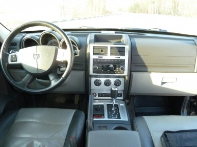Купить Dodge Nitro, 2.8, 2008 года с пробегом, цена 860000 руб., id 5190