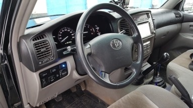 Купить Toyota Land Cruiser 100, 4.2, 2007 года с пробегом, цена 1550000 руб., id 5275