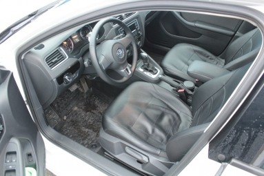 Купить Volkswagen Jetta IV, 1.6, 2014 года с пробегом, цена 789000 руб., id 5366