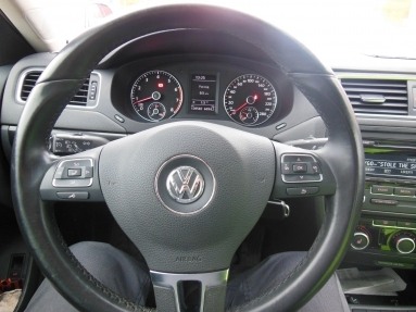 Купить Volkswagen Jetta VI, 1.4, 2012 года с пробегом, цена 650000 руб., id 5542