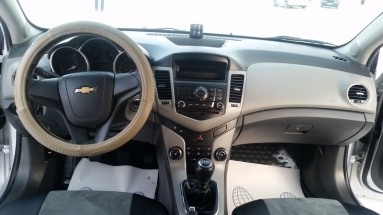 Купить Chevrolet Cruze, 1.6, 2010 года с пробегом, цена 399000 руб., id 5680