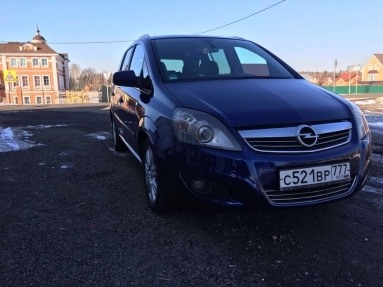 Купить Opel Zafira B, 1.9, 2009 года с пробегом, цена 595000 руб., id 6010