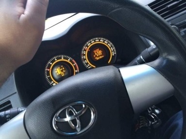 Купить Toyota Corolla Hatch (E10), 1.6, 2011 года с пробегом, цена 700000 руб., id 6038